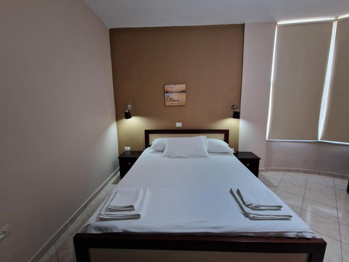Mariksel Hotel Ksamil Extérieur photo