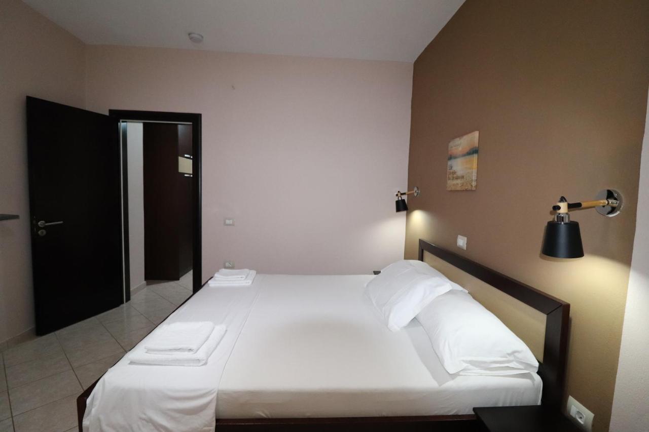 Mariksel Hotel Ksamil Extérieur photo