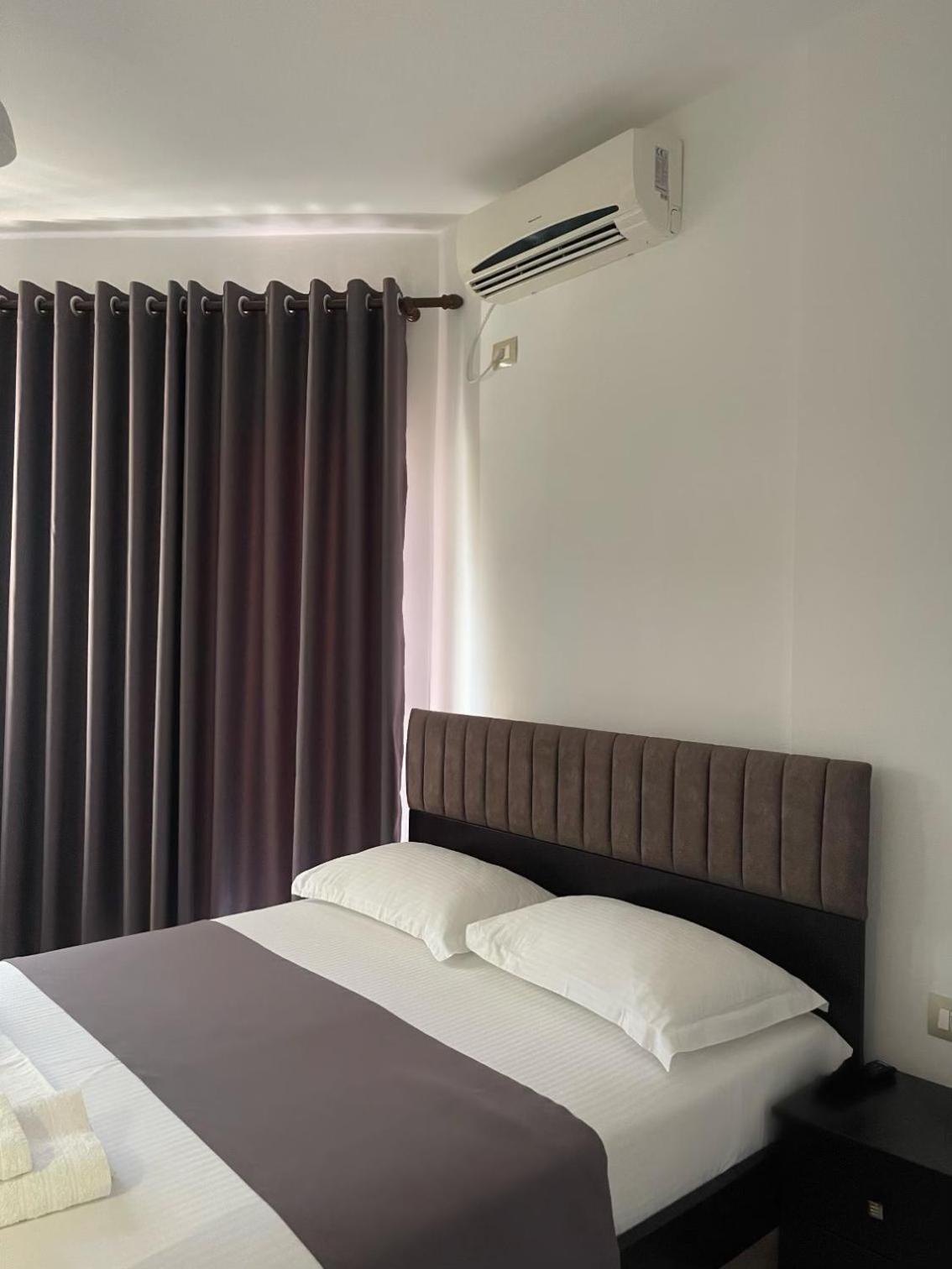 Mariksel Hotel Ksamil Extérieur photo